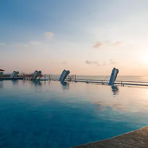 3* Hotel Kutabex Beachfront